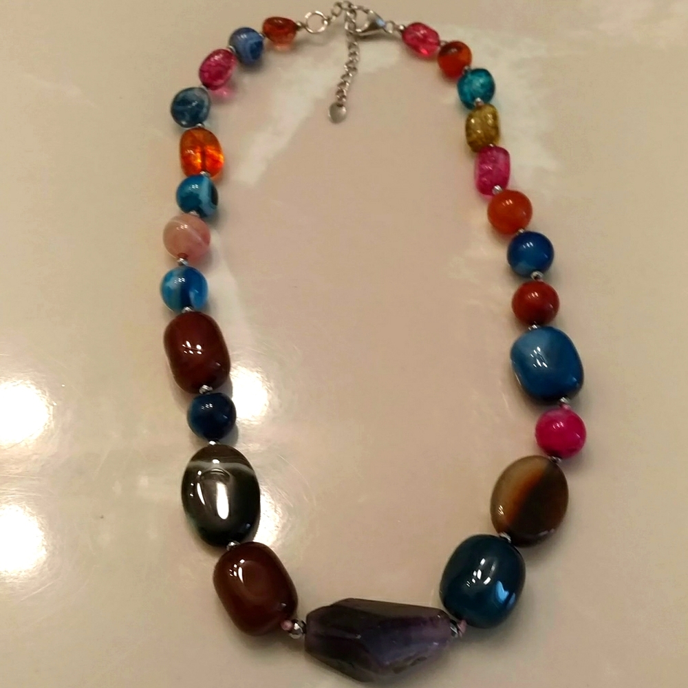 Pretty multicolored 16-20 in necklace